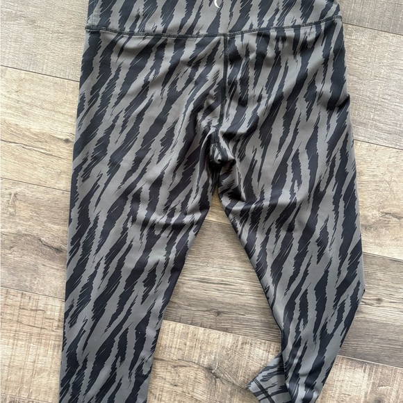 ZYIA Black and Gray Striped Light N Tight Leggings - Picture 3 of 3